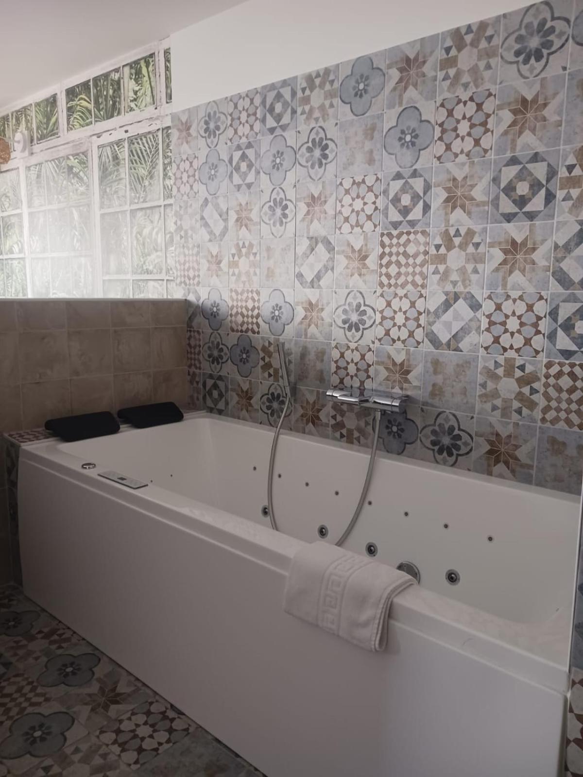 Cotinga Hotel Villars-les-Dombes Eksteriør billede