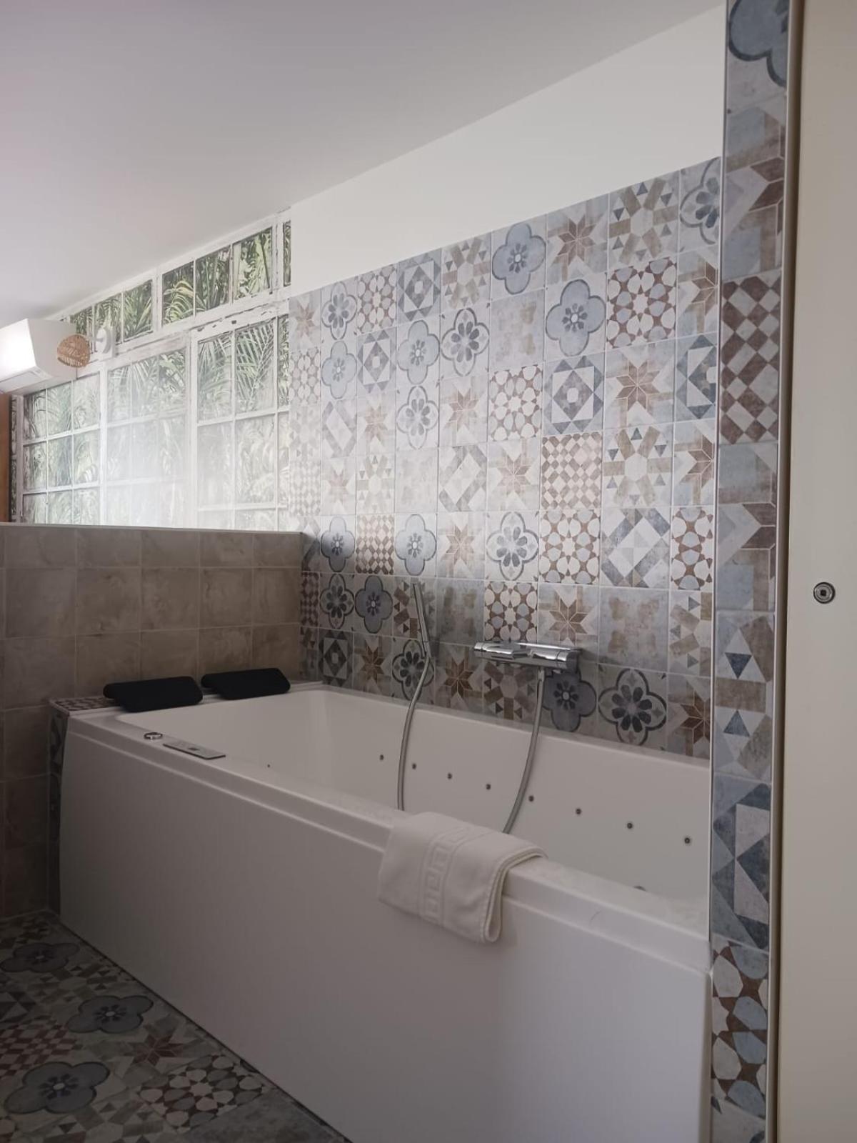 Cotinga Hotel Villars-les-Dombes Eksteriør billede